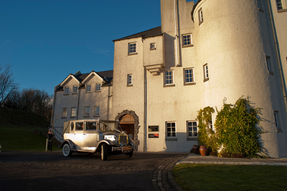 sunshine wedding photography at Glenskirle castle (27)